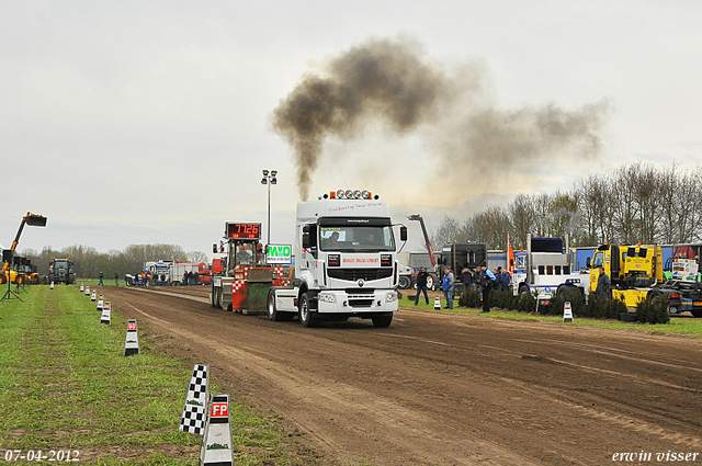 07-04-2012 100-border zaterdag 7 april  Oud Gastel  