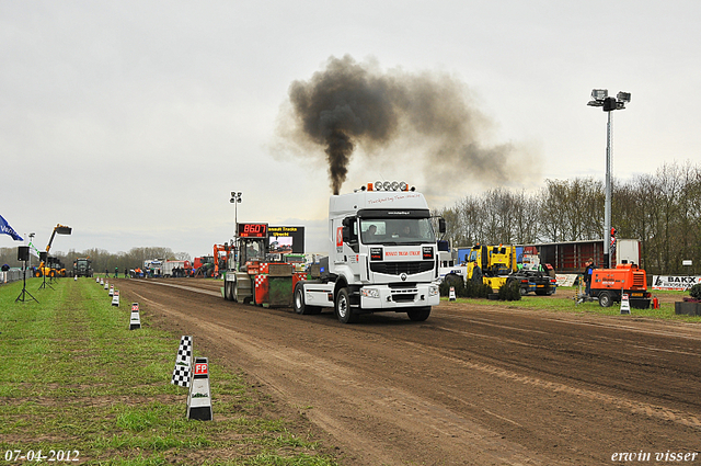 07-04-2012 101-border zaterdag 7 april  Oud Gastel  