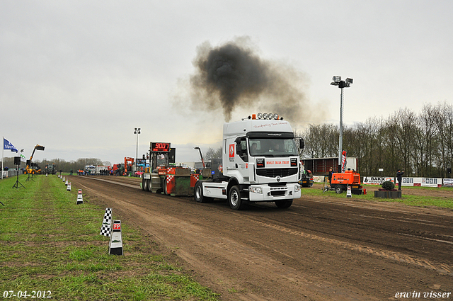 07-04-2012 102-border zaterdag 7 april  Oud Gastel  