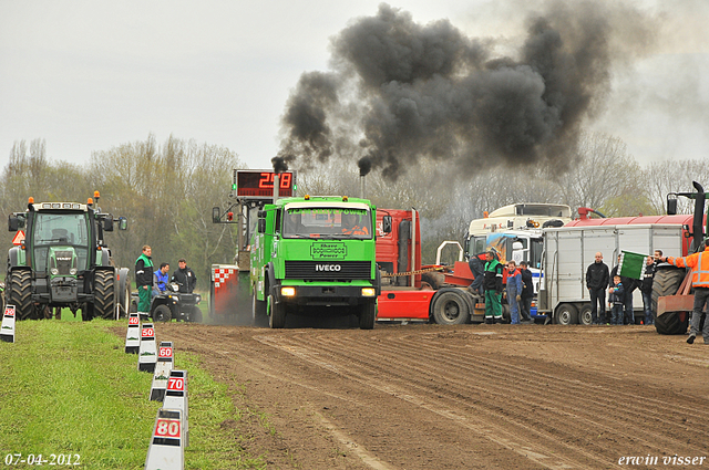 07-04-2012 112-border zaterdag 7 april  Oud Gastel  