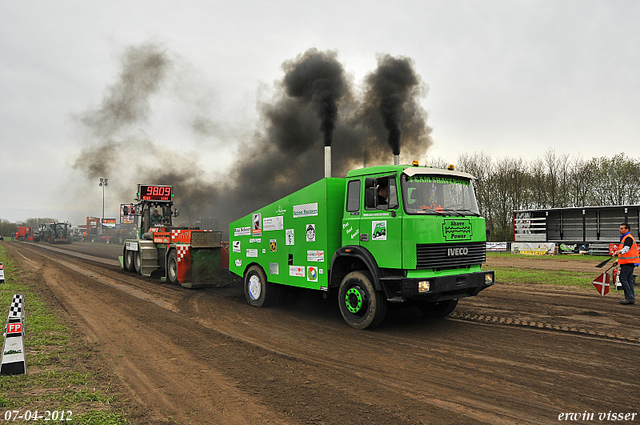 07-04-2012 125-border zaterdag 7 april  Oud Gastel  