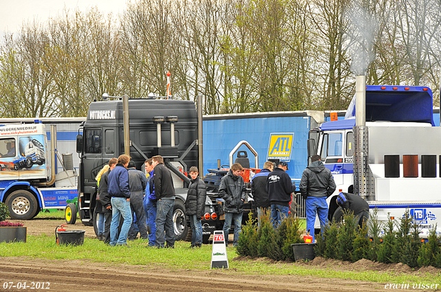 07-04-2012 128-border zaterdag 7 april  Oud Gastel  