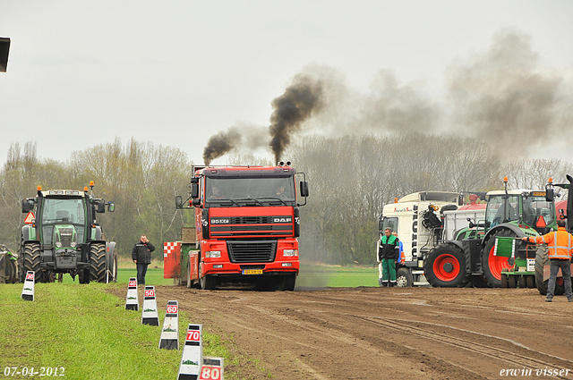 07-04-2012 130-border zaterdag 7 april  Oud Gastel  