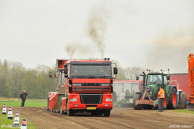 07-04-2012 132-border zaterdag 7 april  Oud Gastel  