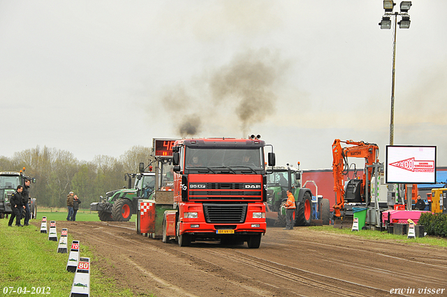 07-04-2012 133-border zaterdag 7 april  Oud Gastel  