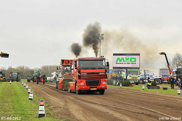 07-04-2012 135-border zaterdag 7 april  Oud Gastel  