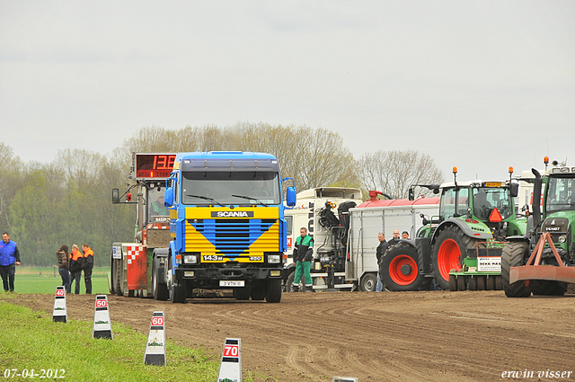 07-04-2012 144-border zaterdag 7 april  Oud Gastel  