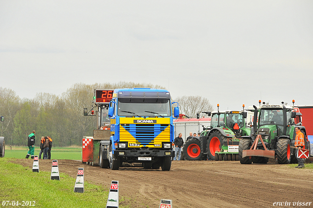 07-04-2012 147-border zaterdag 7 april  Oud Gastel  