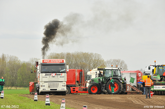 07-04-2012 157-border zaterdag 7 april  Oud Gastel  