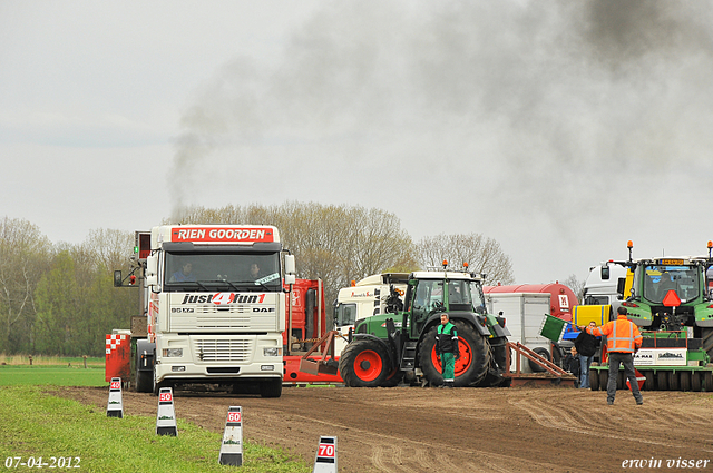 07-04-2012 158-border zaterdag 7 april  Oud Gastel  