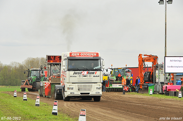 07-04-2012 159-border zaterdag 7 april  Oud Gastel  