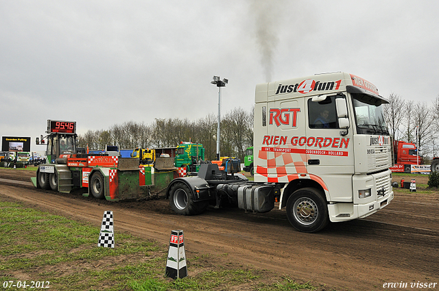 07-04-2012 165-border zaterdag 7 april  Oud Gastel  