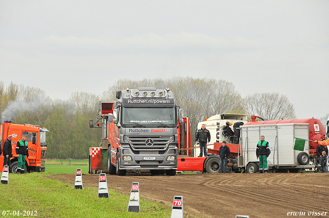 07-04-2012 167-border zaterdag 7 april  Oud Gastel  