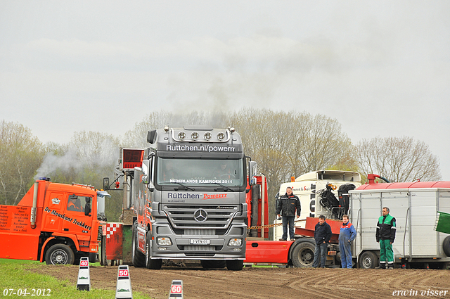 07-04-2012 168-border zaterdag 7 april  Oud Gastel  