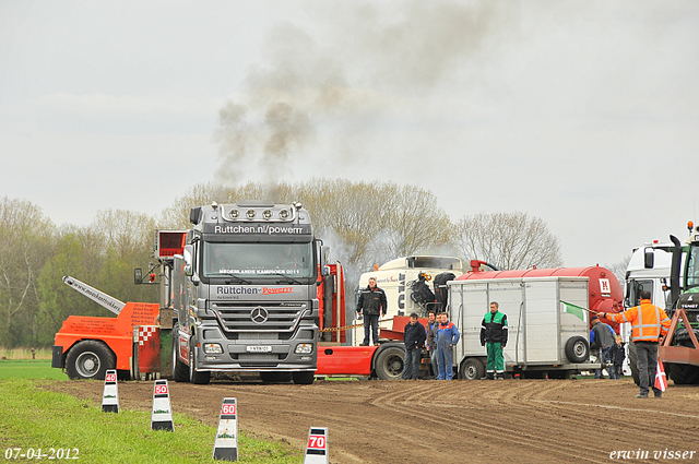 07-04-2012 169-border zaterdag 7 april  Oud Gastel  