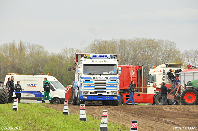 07-04-2012 183-border zaterdag 7 april  Oud Gastel  