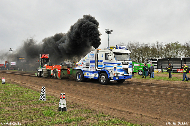 07-04-2012 195-border zaterdag 7 april  Oud Gastel  