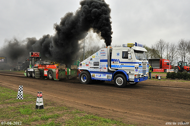 07-04-2012 196-border zaterdag 7 april  Oud Gastel  