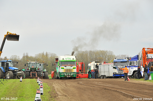 07-04-2012 213-border zaterdag 7 april  Oud Gastel  