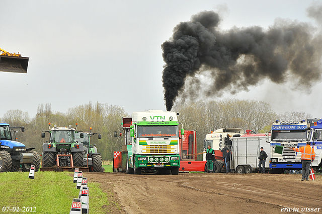 07-04-2012 214-border zaterdag 7 april  Oud Gastel  