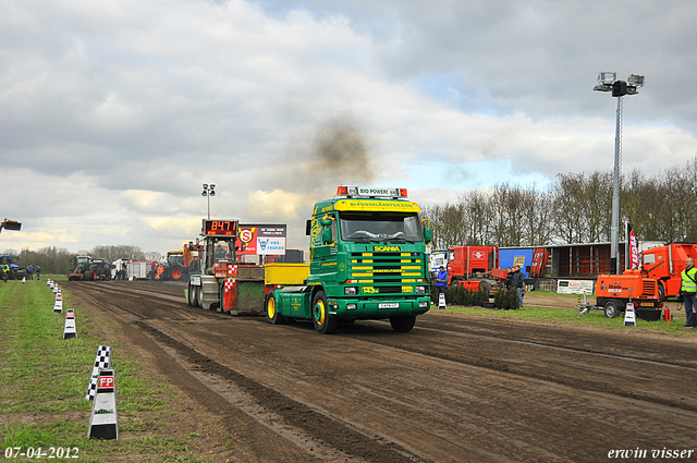 07-04-2012 241-border zaterdag 7 april  Oud Gastel  