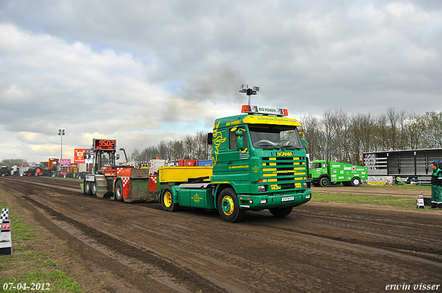 07-04-2012 243-border zaterdag 7 april  Oud Gastel  