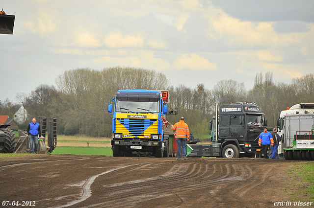 07-04-2012 246-border zaterdag 7 april  Oud Gastel  