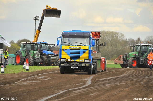 07-04-2012 250-border zaterdag 7 april  Oud Gastel  