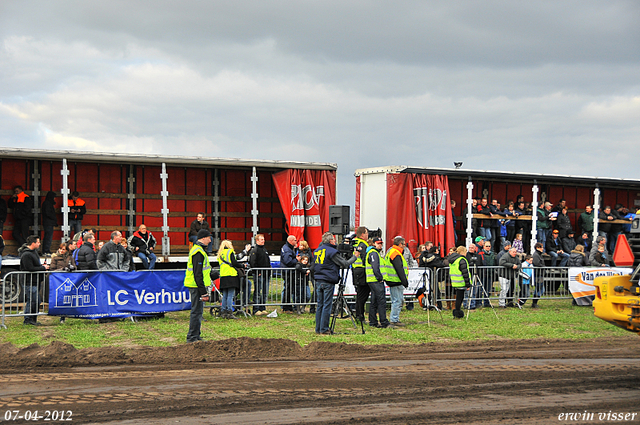 07-04-2012 310-border zaterdag 7 april  Oud Gastel  