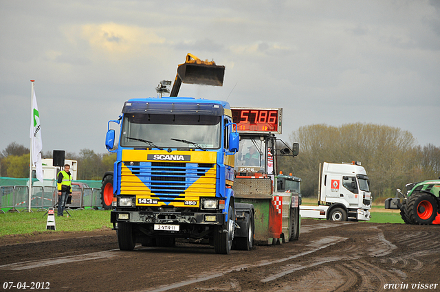 07-04-2012 316-border zaterdag 7 april  Oud Gastel  