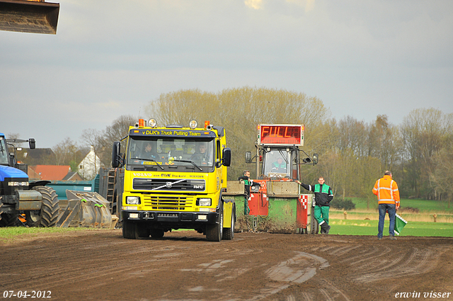 07-04-2012 341-border zaterdag 7 april  Oud Gastel  