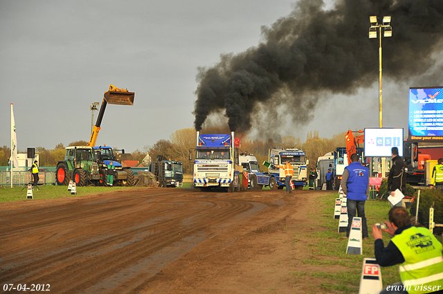 07-04-2012 365-border zaterdag 7 april  Oud Gastel  