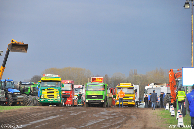 07-04-2012 448-border zaterdag 7 april  Oud Gastel  