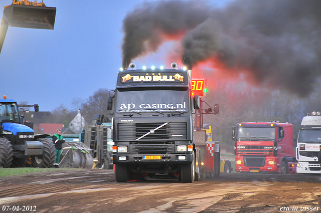 07-04-2012 549-border zaterdag 7 april  Oud Gastel  