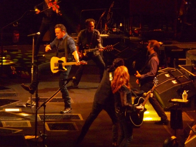 P1140662 Bruce Springsteen - Izod - 04-03-2012