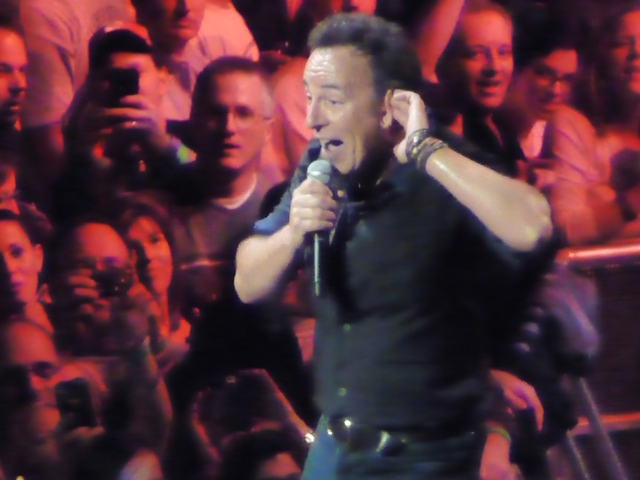 P1140734 Bruce Springsteen - Izod - 04-03-2012