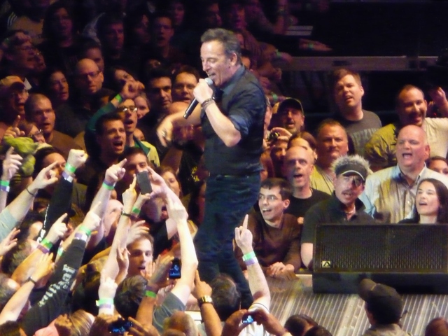 P1140744 Bruce Springsteen - Izod - 04-03-2012