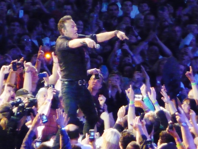 P1140756 Bruce Springsteen - Izod - 04-03-2012