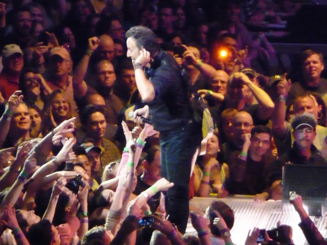 P1140779 Bruce Springsteen - Izod - 04-03-2012