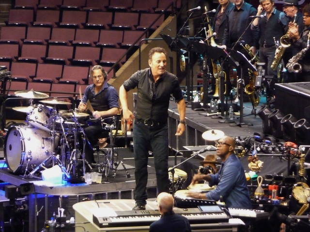 P1140787 Bruce Springsteen - Izod - 04-03-2012