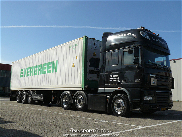 Hugo Commandeur  ct hoorn met evergreen container- Ingezonden foto's 2012