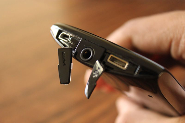 4 Xperia neo V - 