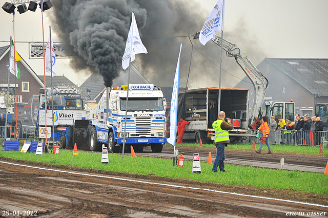 28-04-2012. 104-border Leende 28-4-2012