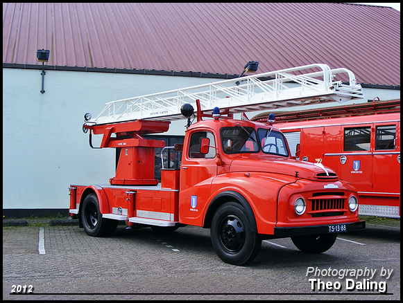 Austin brandweer - Winschoten (Oome Dirk) TS-13-88 Brandweer show Assen 30-4-2012