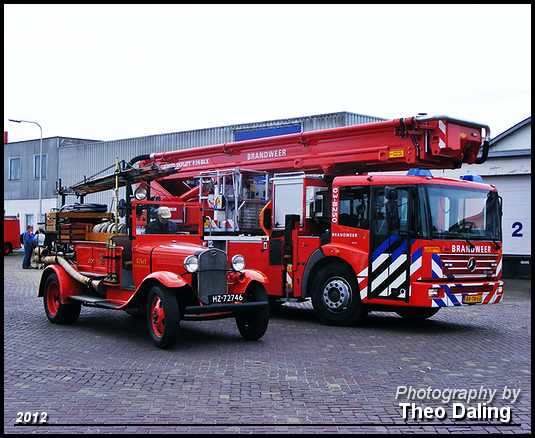 RWI veenhuizen brandweer HZ-72-46 + HW Assen BR-TN Brandweer show Assen 30-4-2012