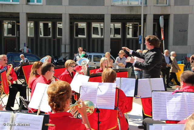 R.Th.B.Vriezen 2012 04 30 2689 Arnhems Fanfare Orkest Koninginnedag Stadhuis Arnhem In DUDOK bijkomen maandag 30 april 2012