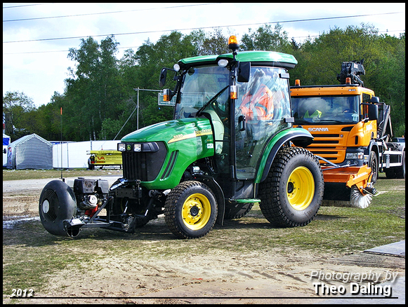 John Deere 3320  Fuhler - Emmen Landbouwmachines