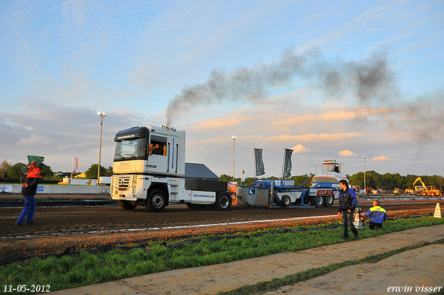 12-05-2012 109-border Stroe 11-05-2012