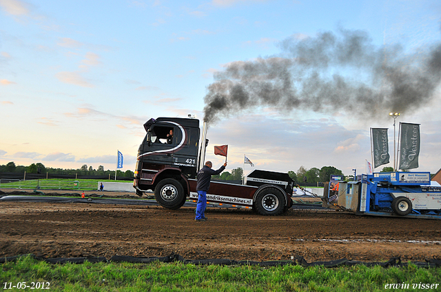 12-05-2012 136-border Stroe 11-05-2012