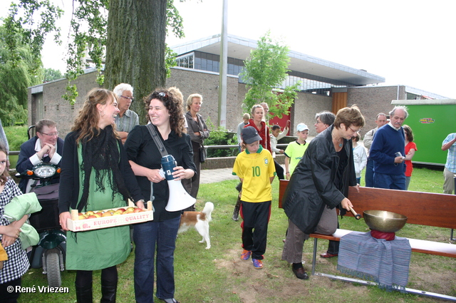 © René Vriezen 2008-06-15 #0109 Feestelijke oplevering BuurtBanken Presikhaaf zo 15-06-2008